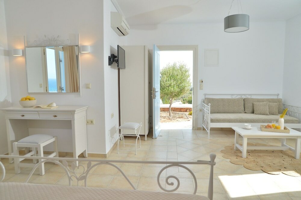 Фото Hotel Mediterranean