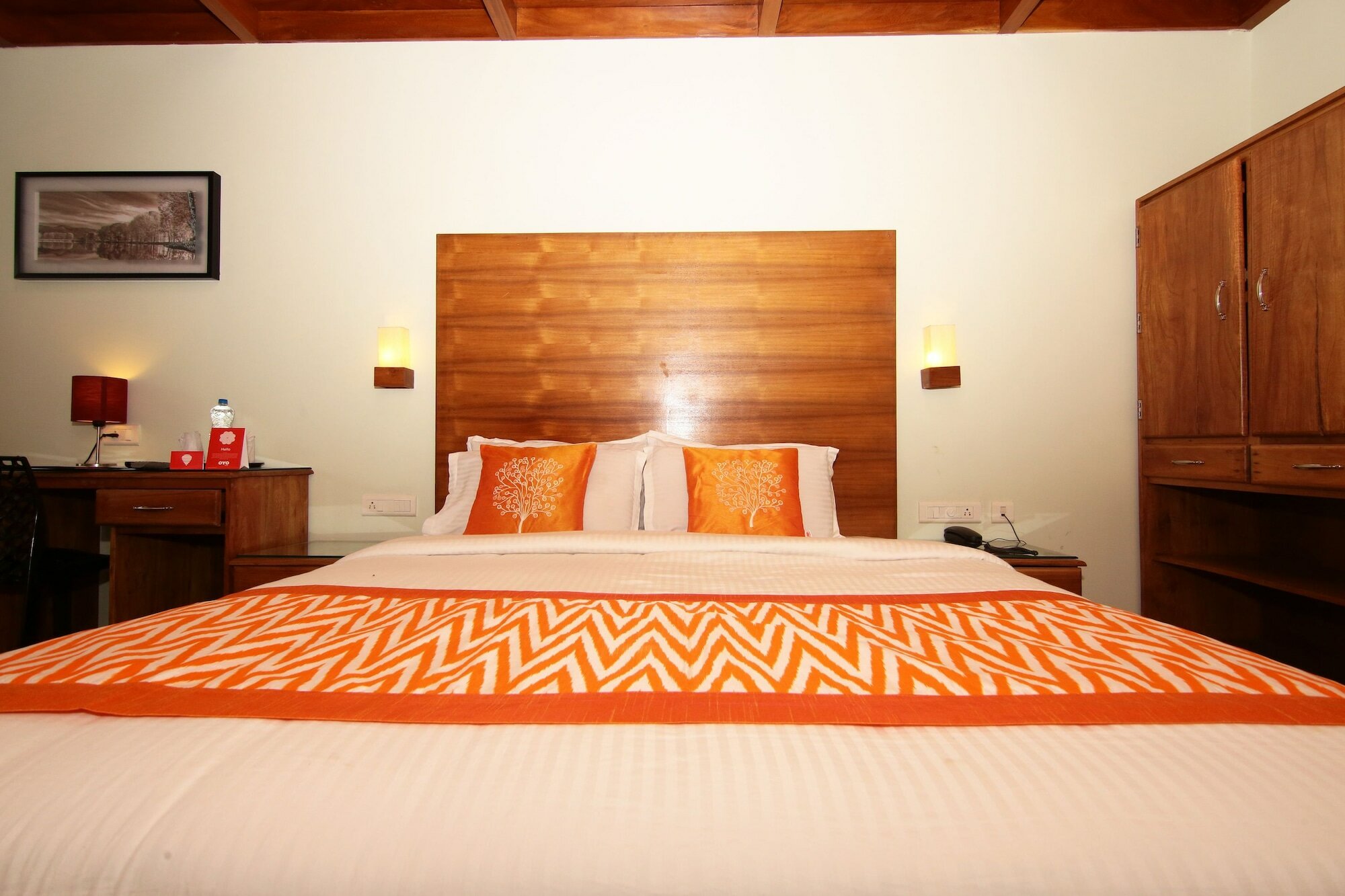 Фото Oyo 2158 Hotel Sn