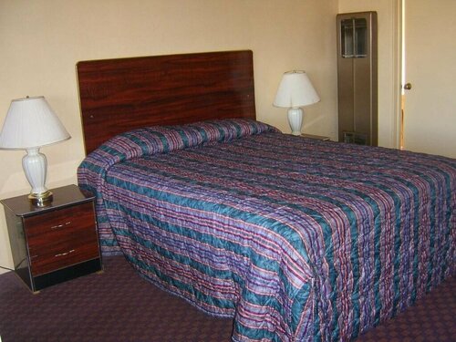 Гостиница Sky Ranch Inn в Вест Сакраменто