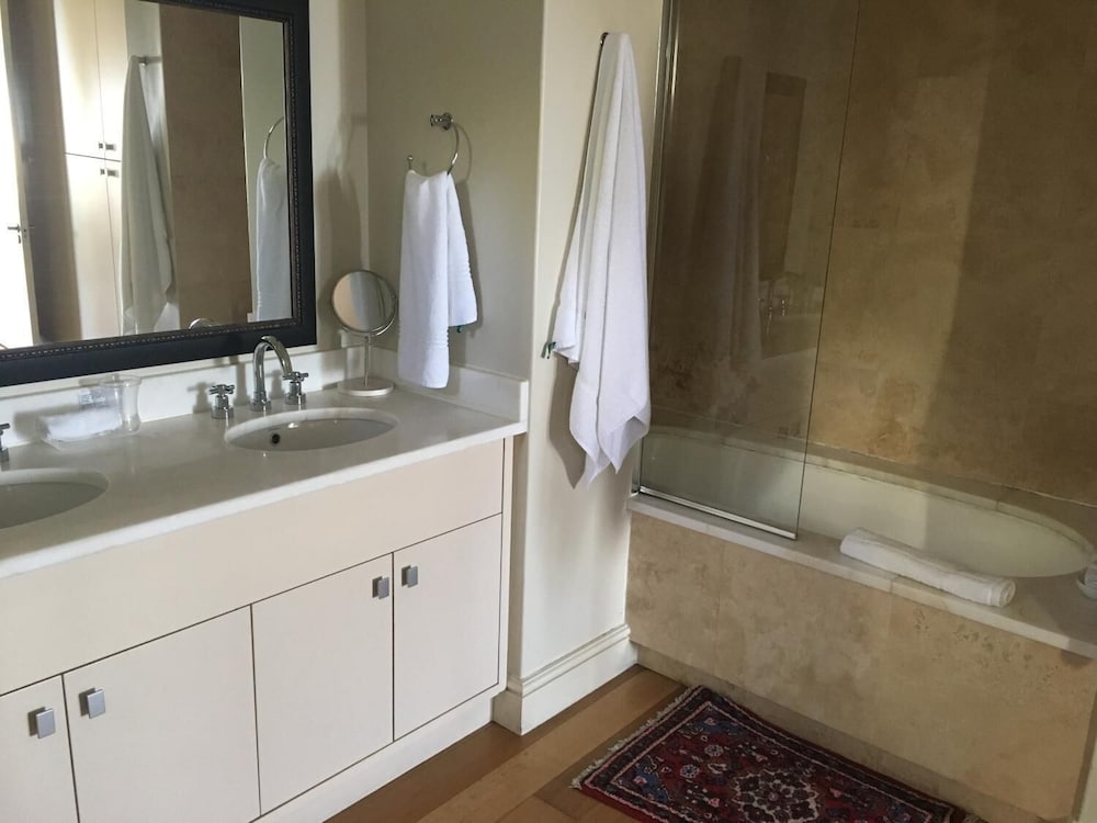 Фото Harbour Place