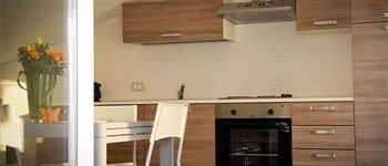 Фото Mariposa Apartments