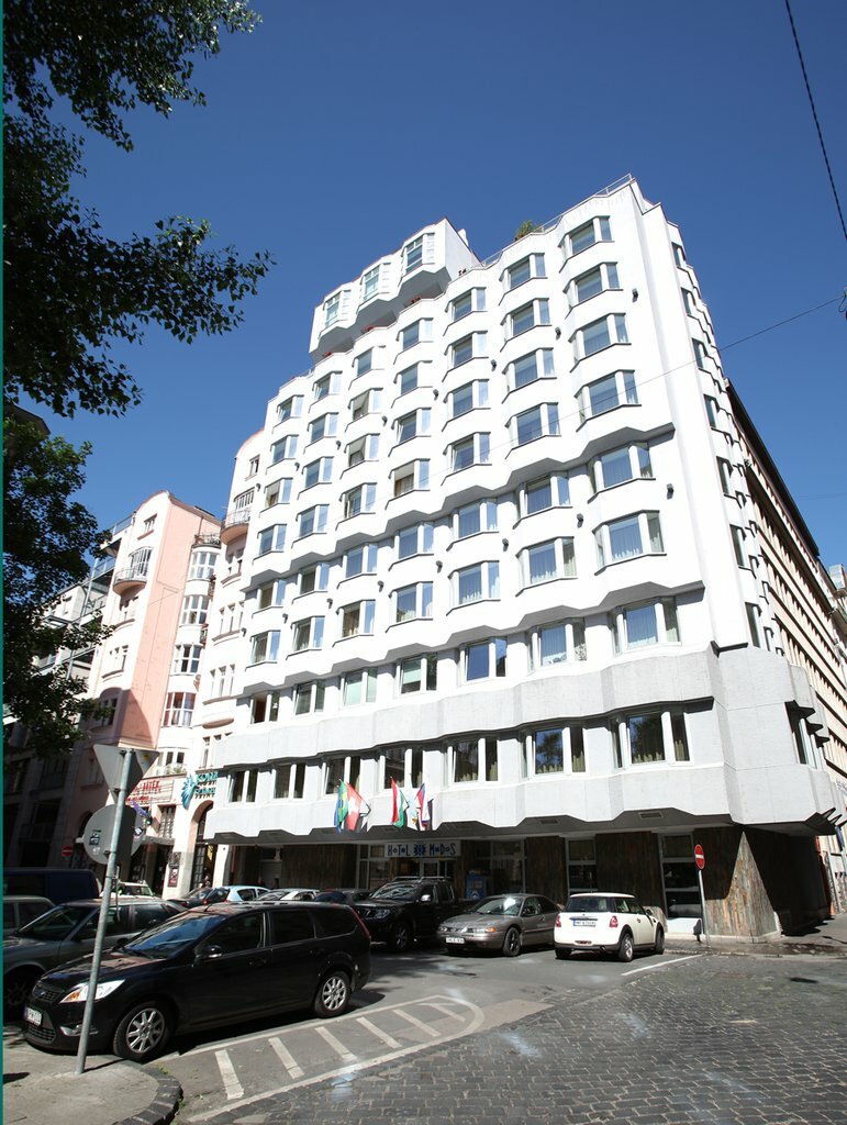 Фото отеля 1