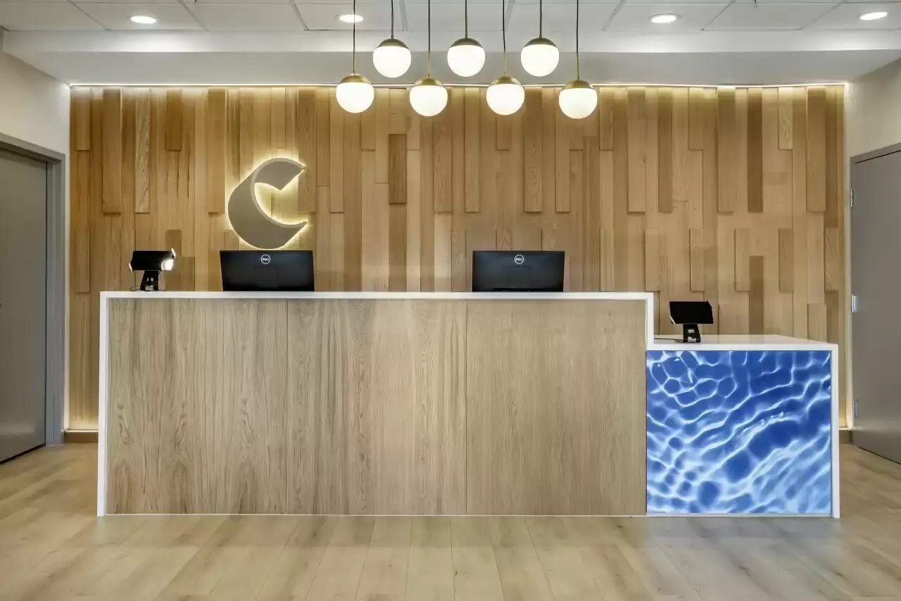 Фото Comfort Inn & Suites Newark Liberty International Airport