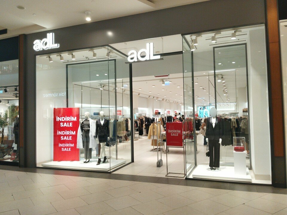 Clothing store Adil Isik, Istanbul, photo