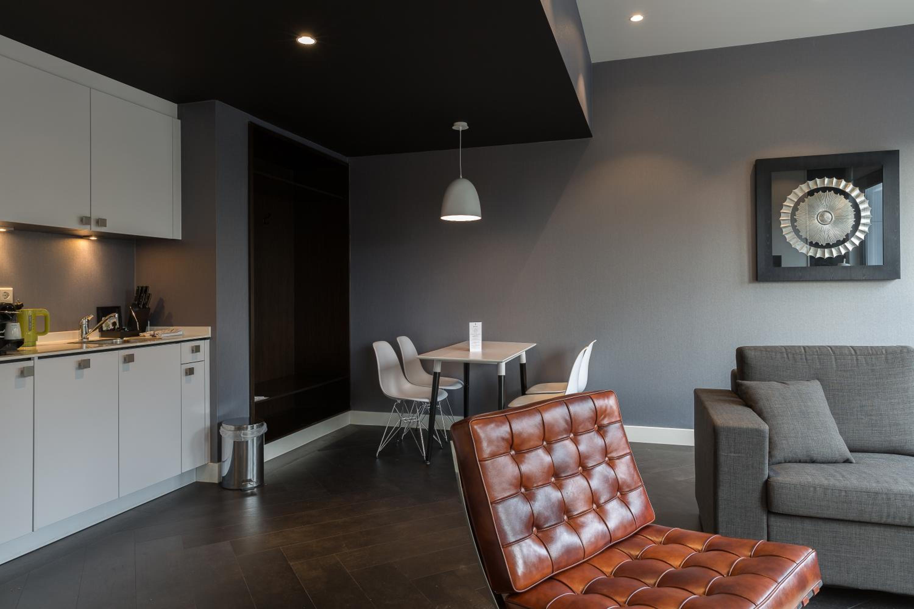 Фото B-aparthotel Kennedy