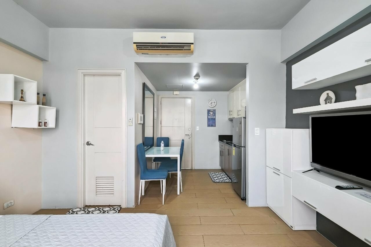 Фото Tess and Tessha Condotel near T3 Airport