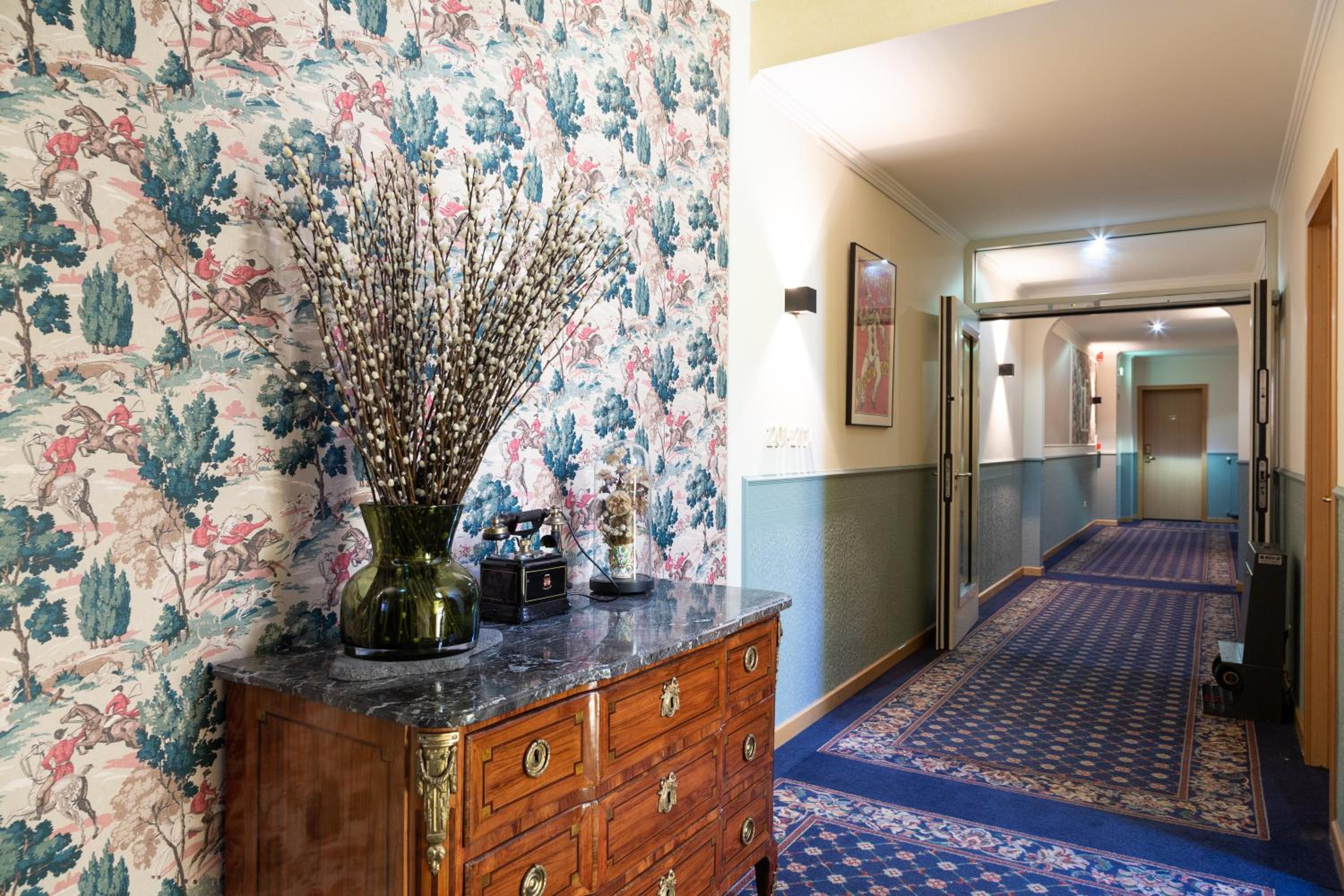 Фото Hôtel Perrin