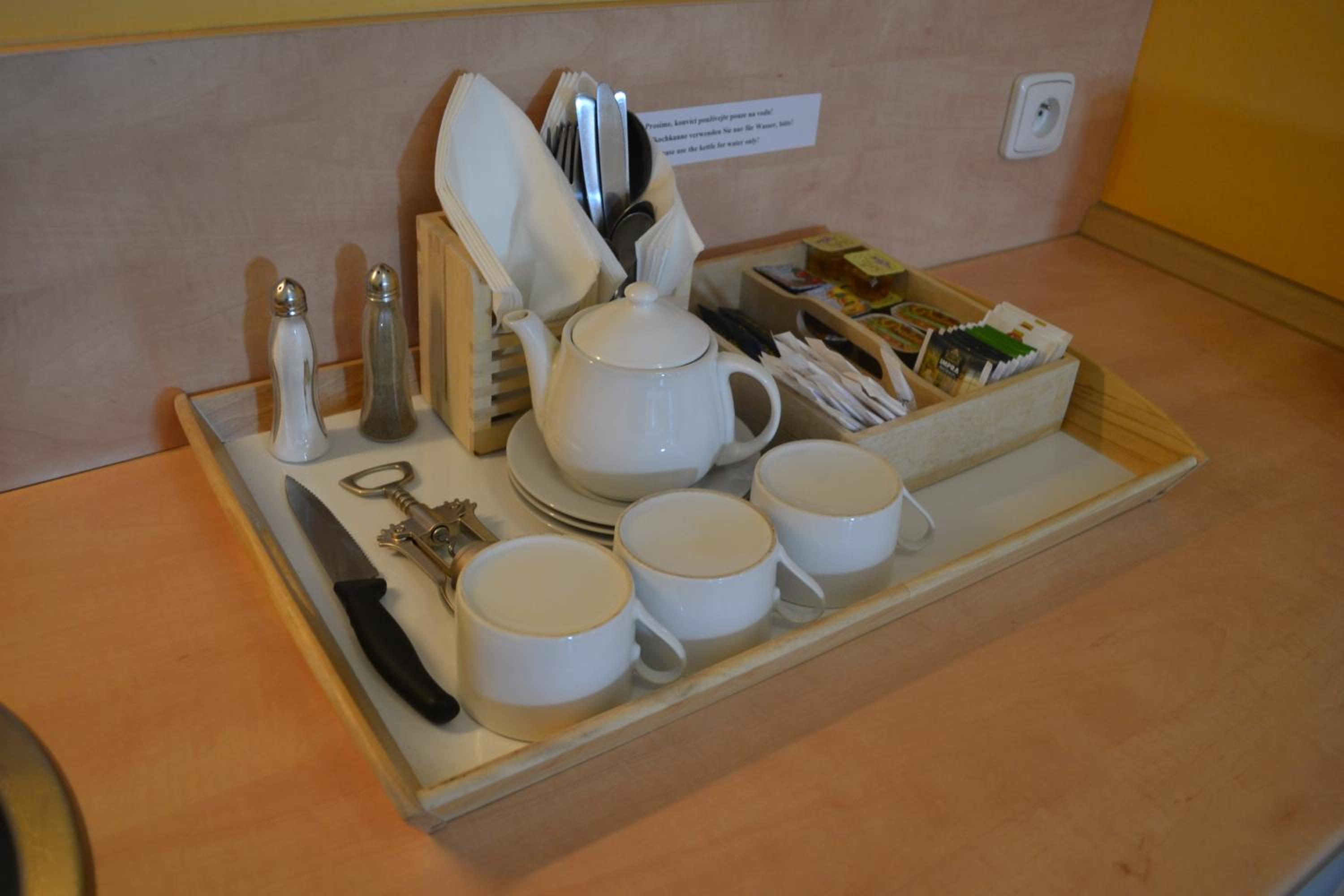 Фото Aparthotel Austria Suites