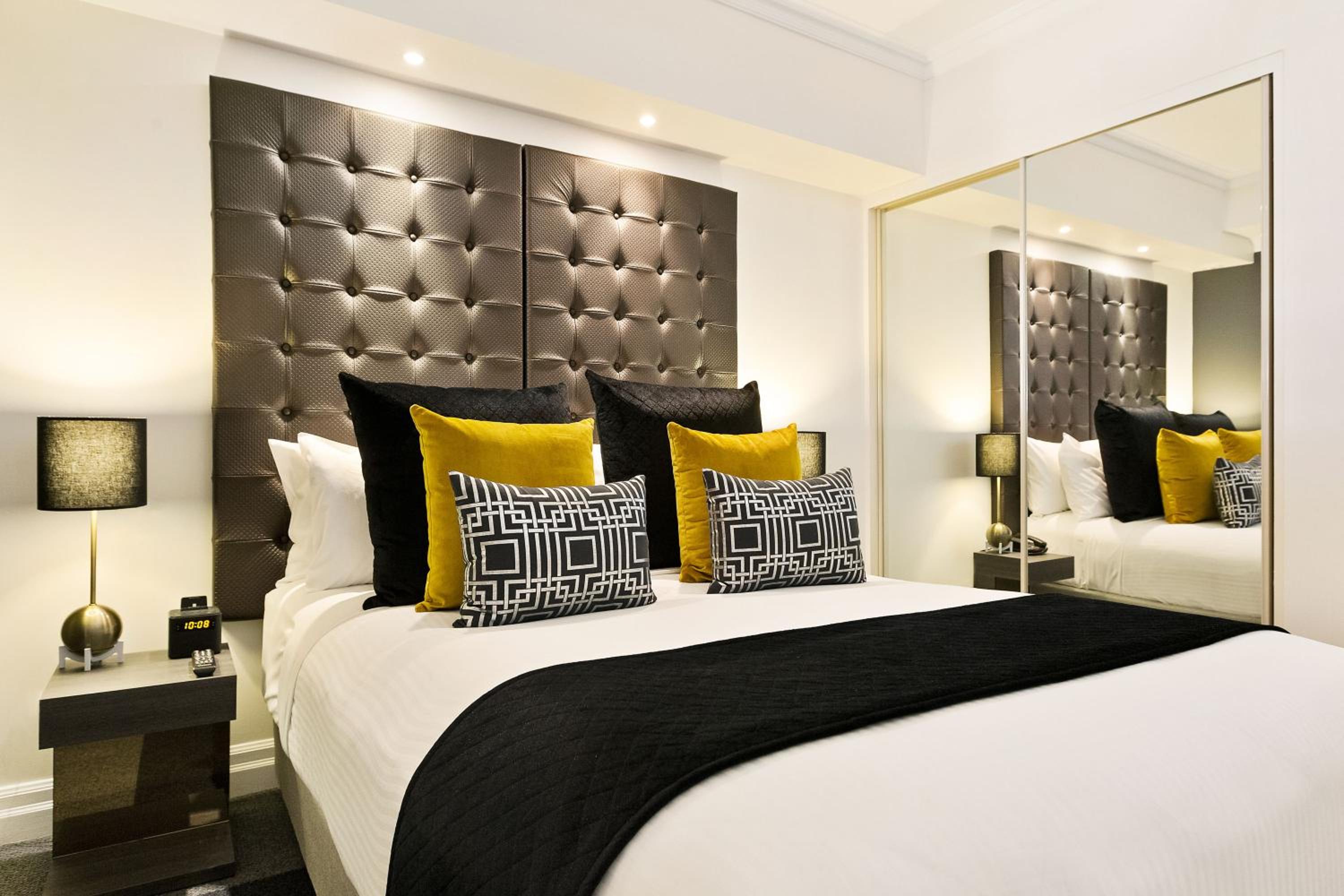 Фото Mantra 2 Bond Street Sydney