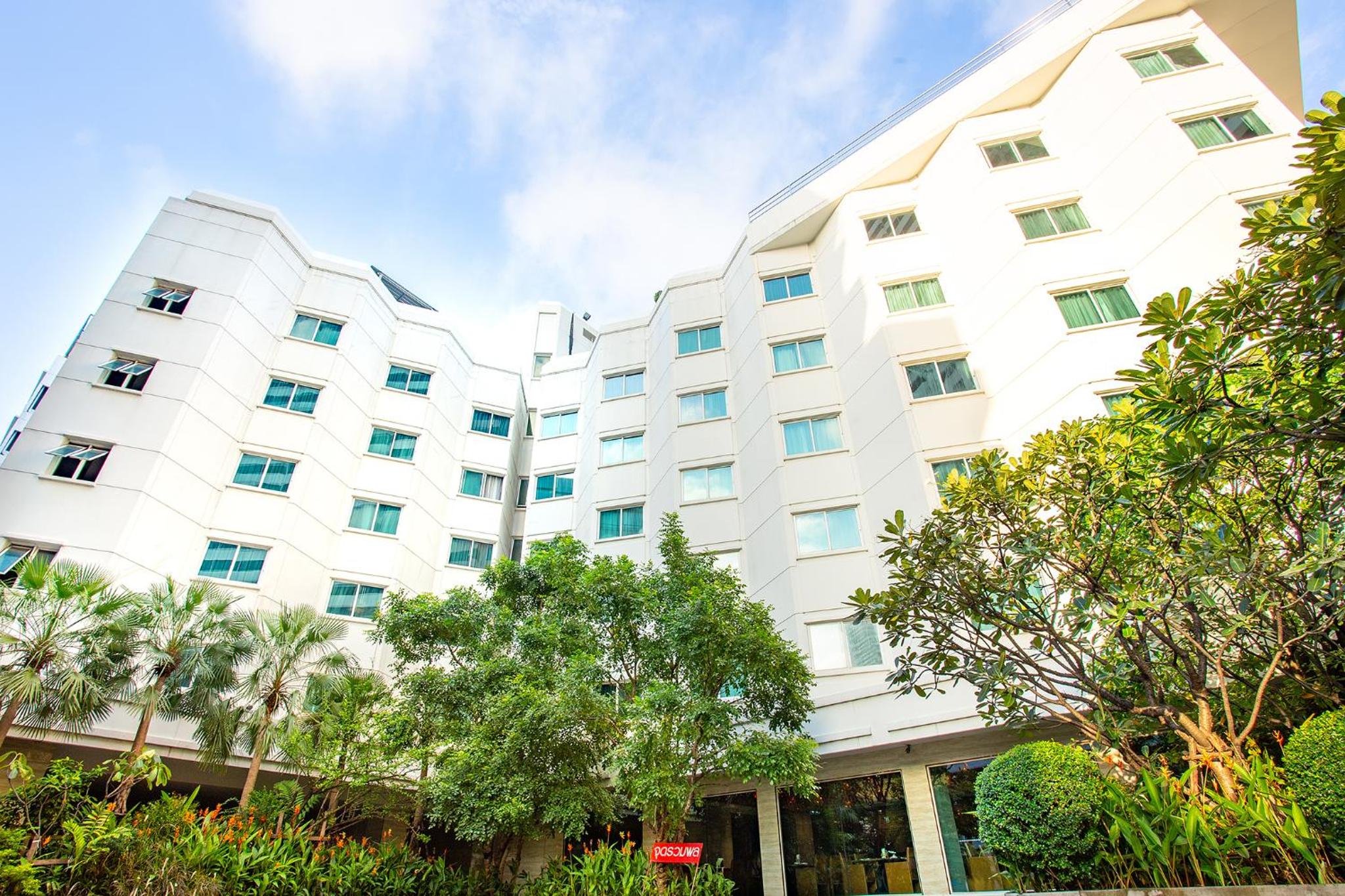 Фото отеля 2