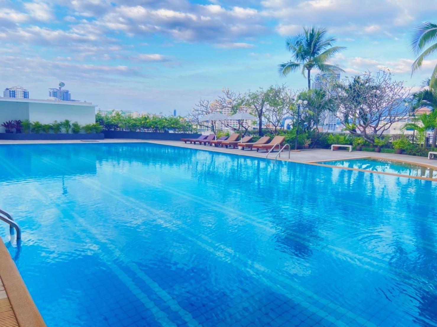 Фото Laemtong Service Apartment