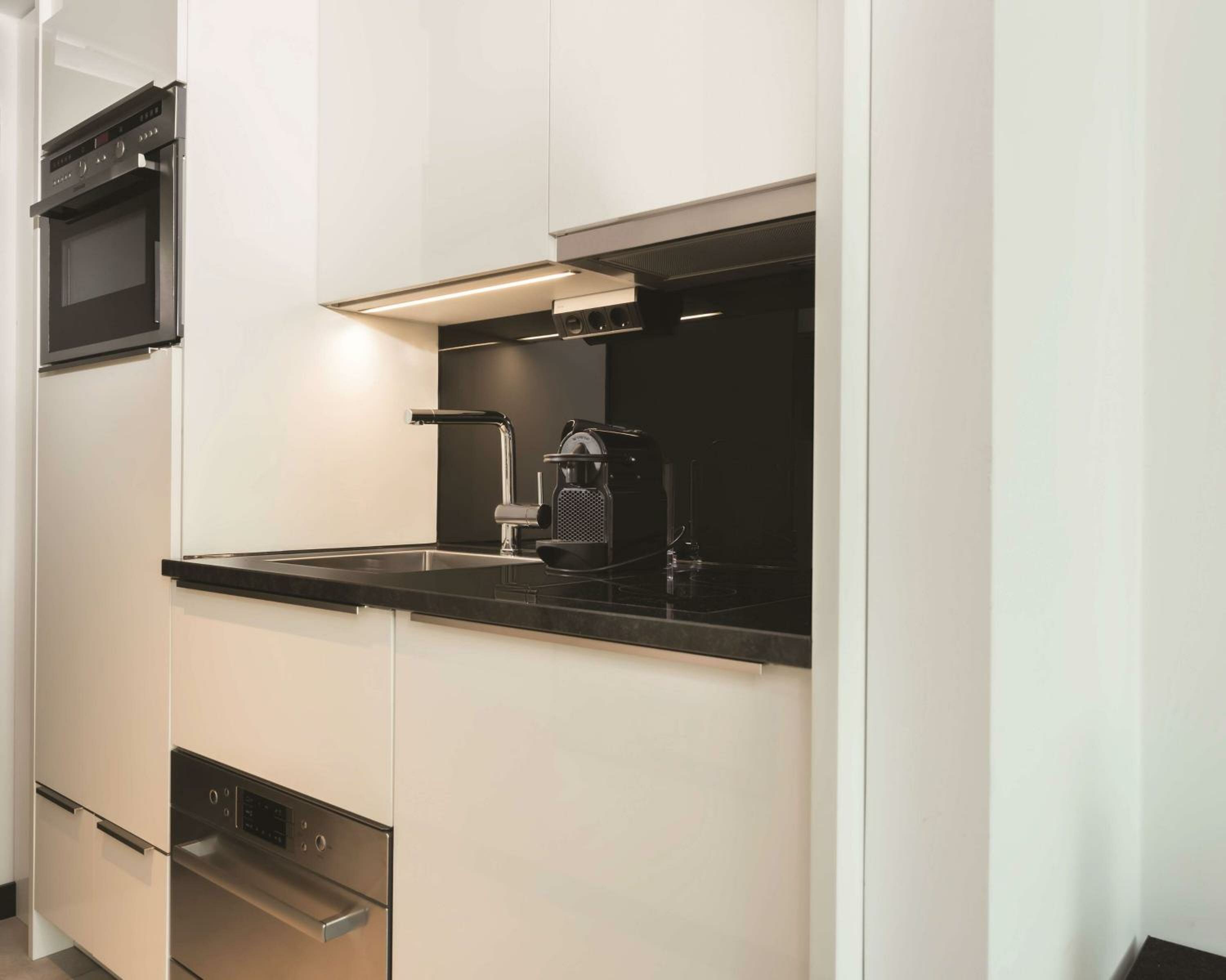 Фото Adina Apartment Hotel Hamburg Speicherstadt