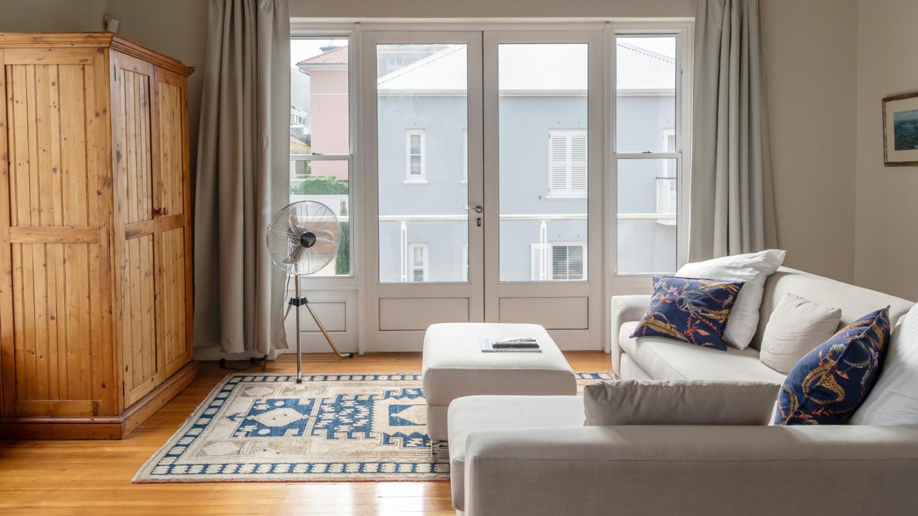 Фото The Majestic Apartment