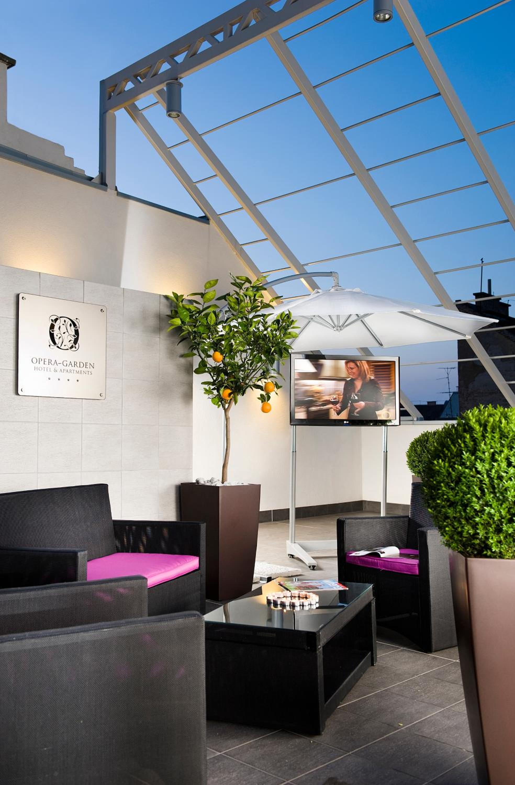 Фото Отель Opera Garden