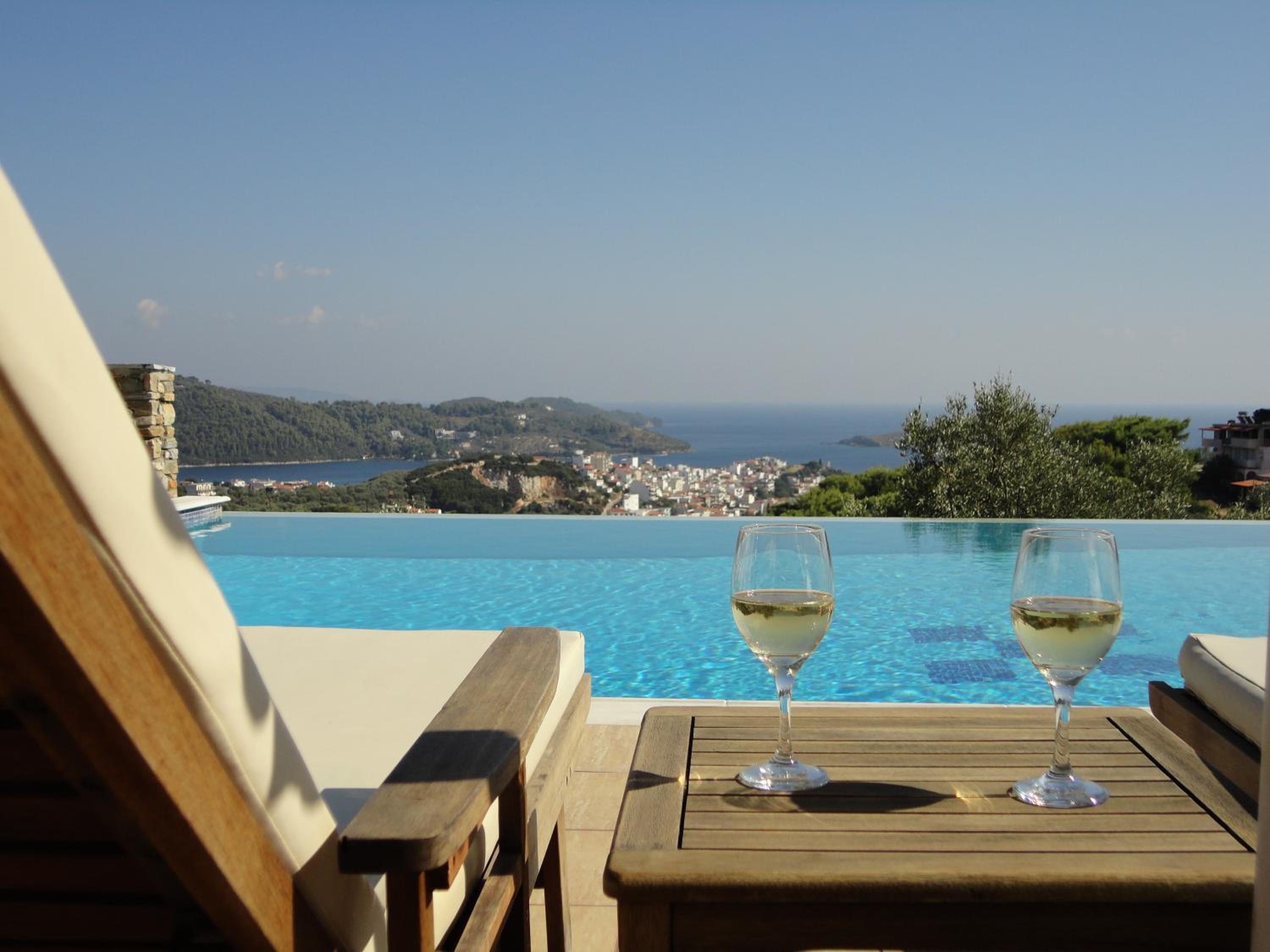 Фото Skiathos Garden Cottages