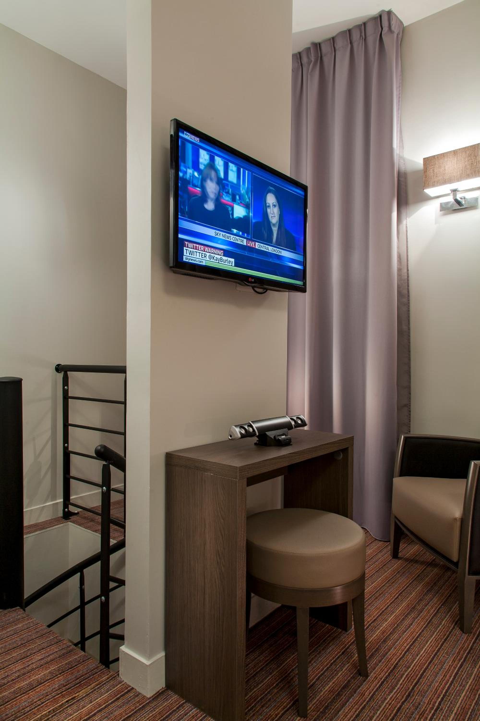 Фото Timhotel Opéra Blanche Fontaine