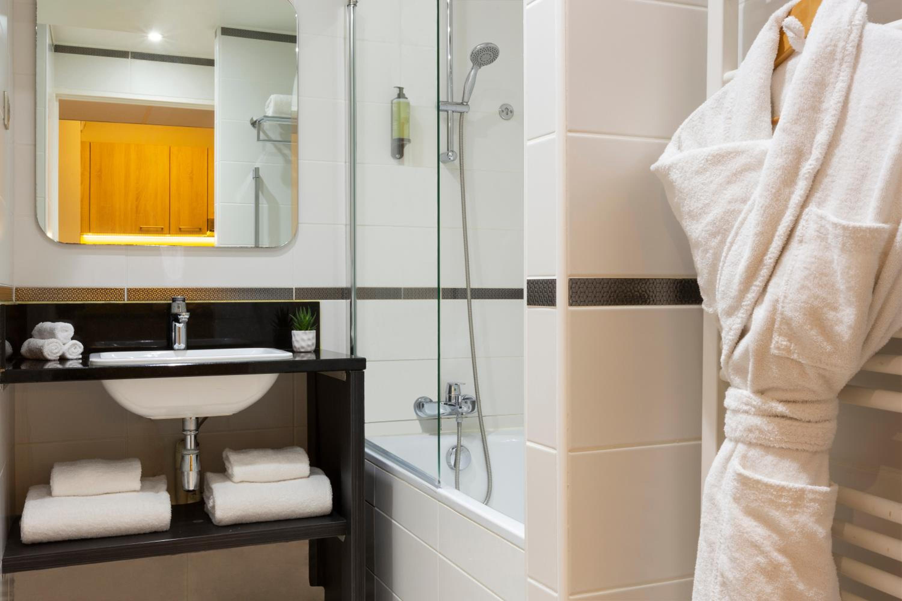 Фото Citadines Tour Eiffel Paris