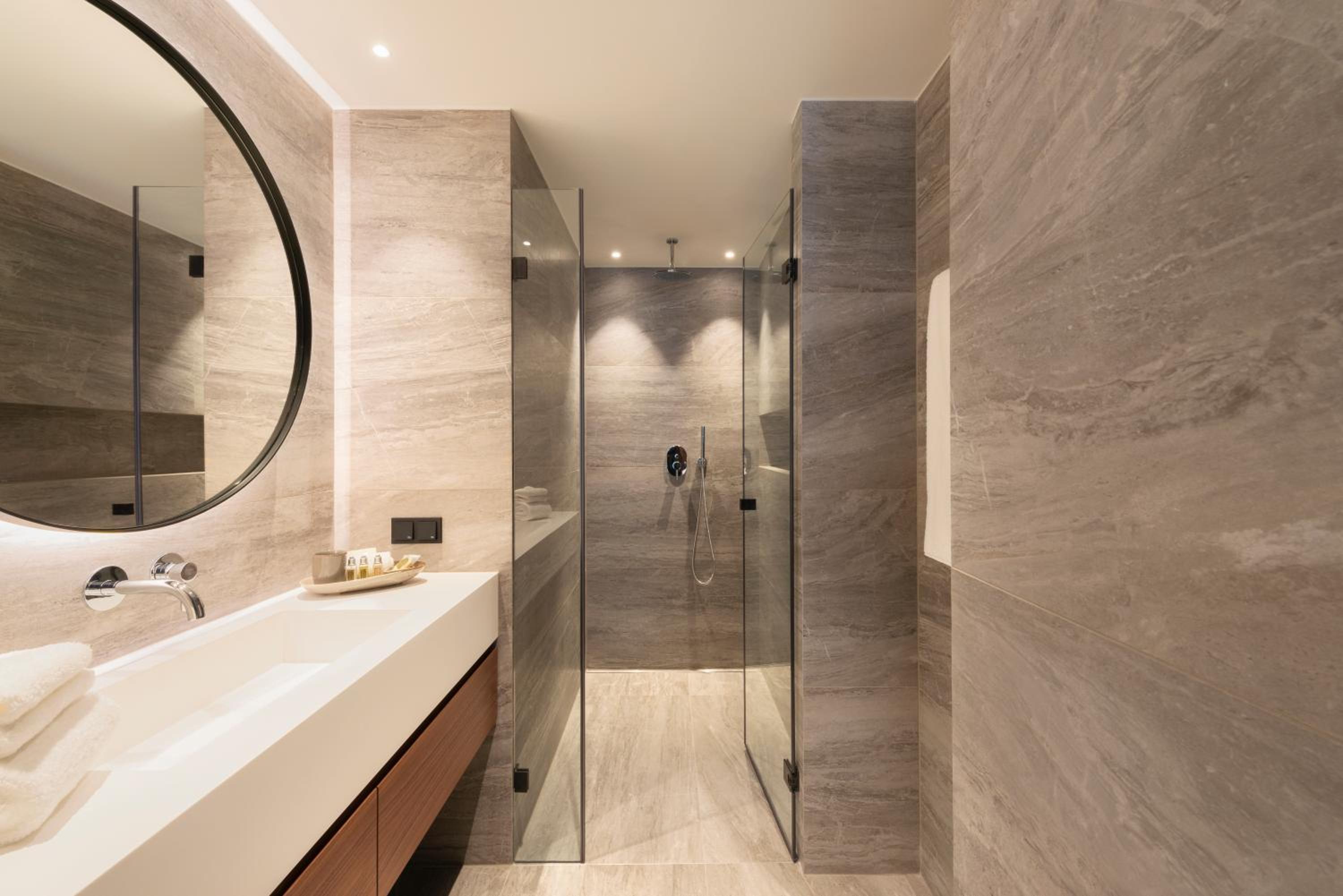 Фото Legend Hotel