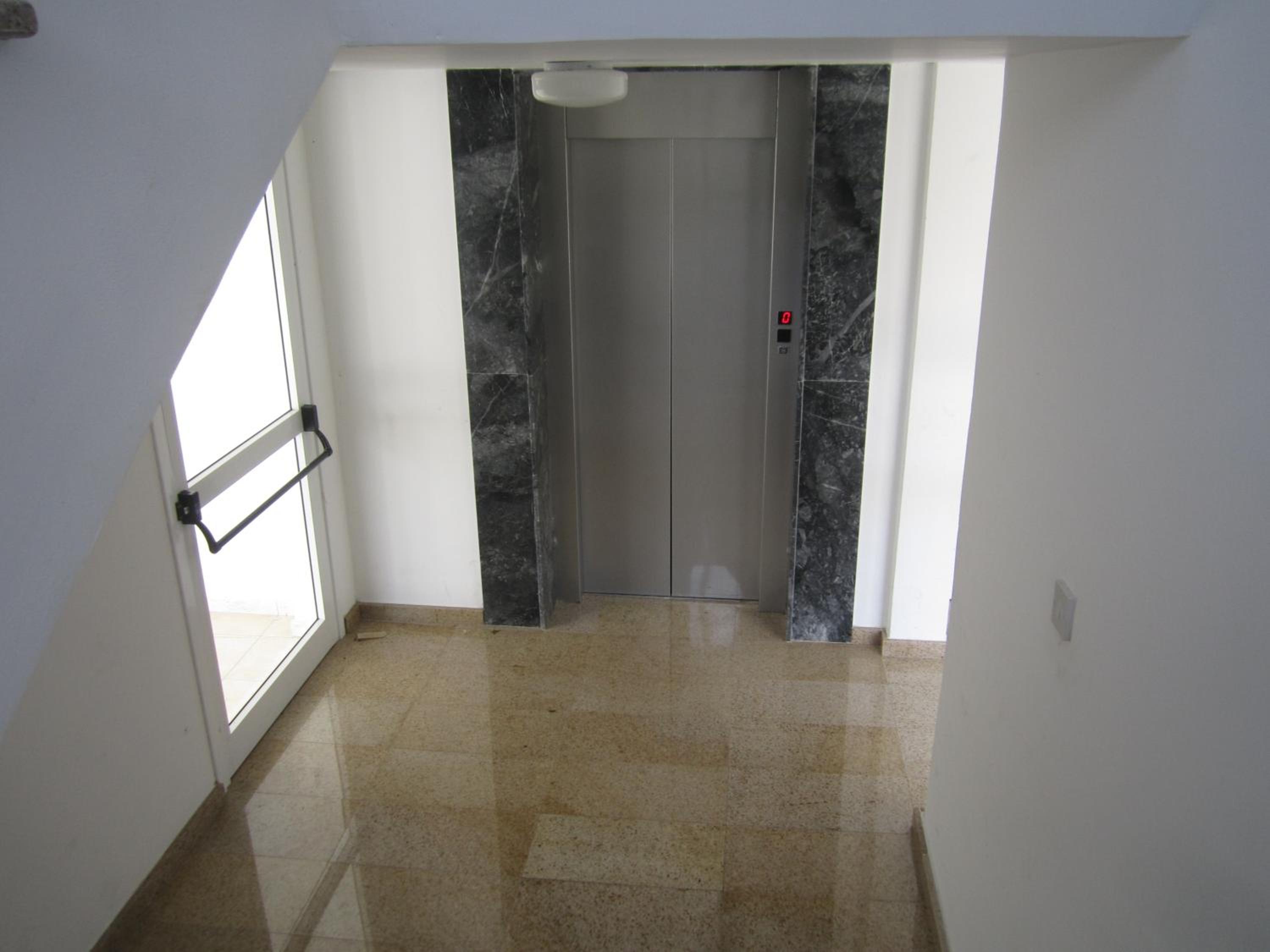 Фото Valentinos Apartments