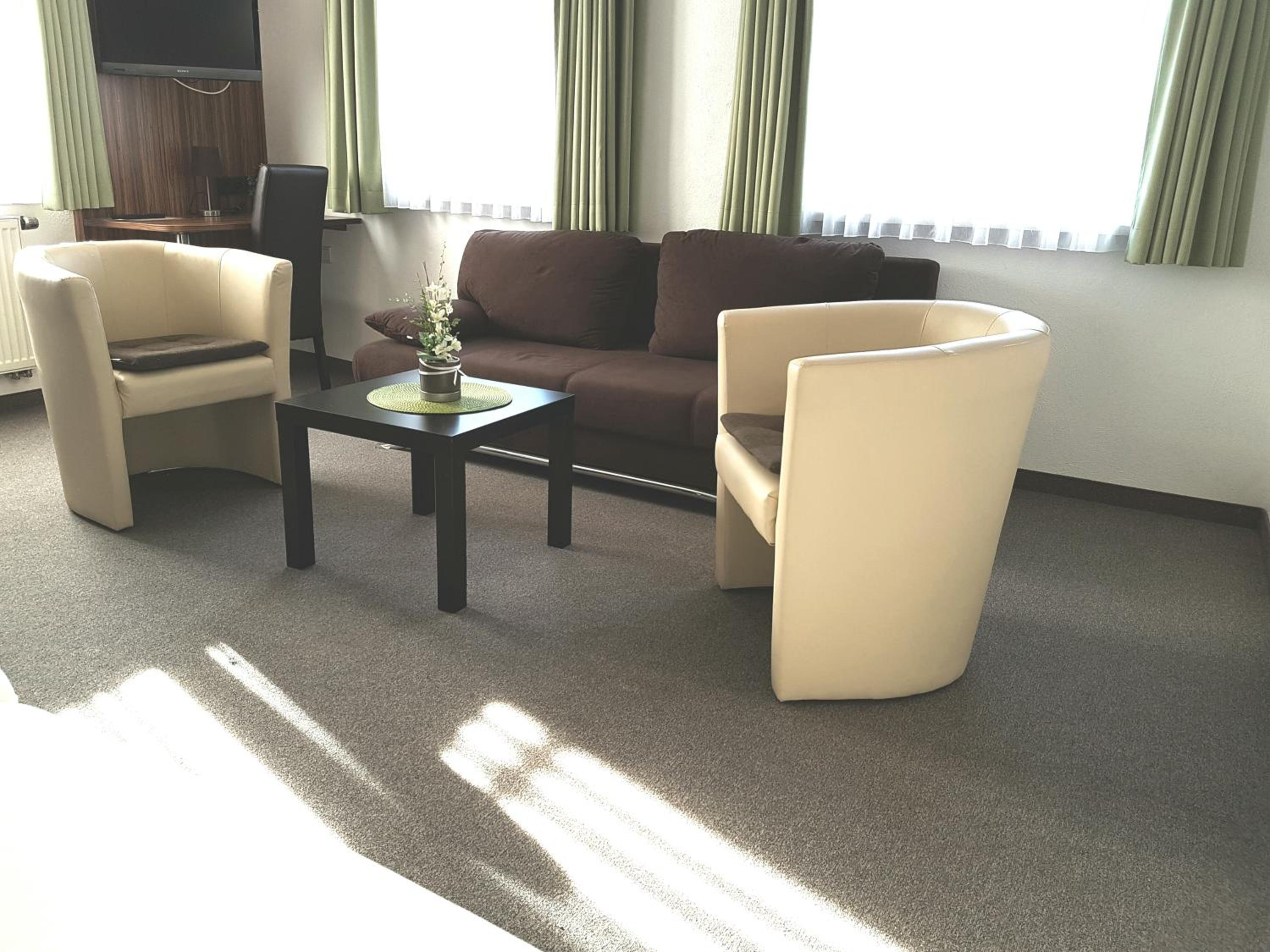 Фото Hotel Garni Goldene Traube