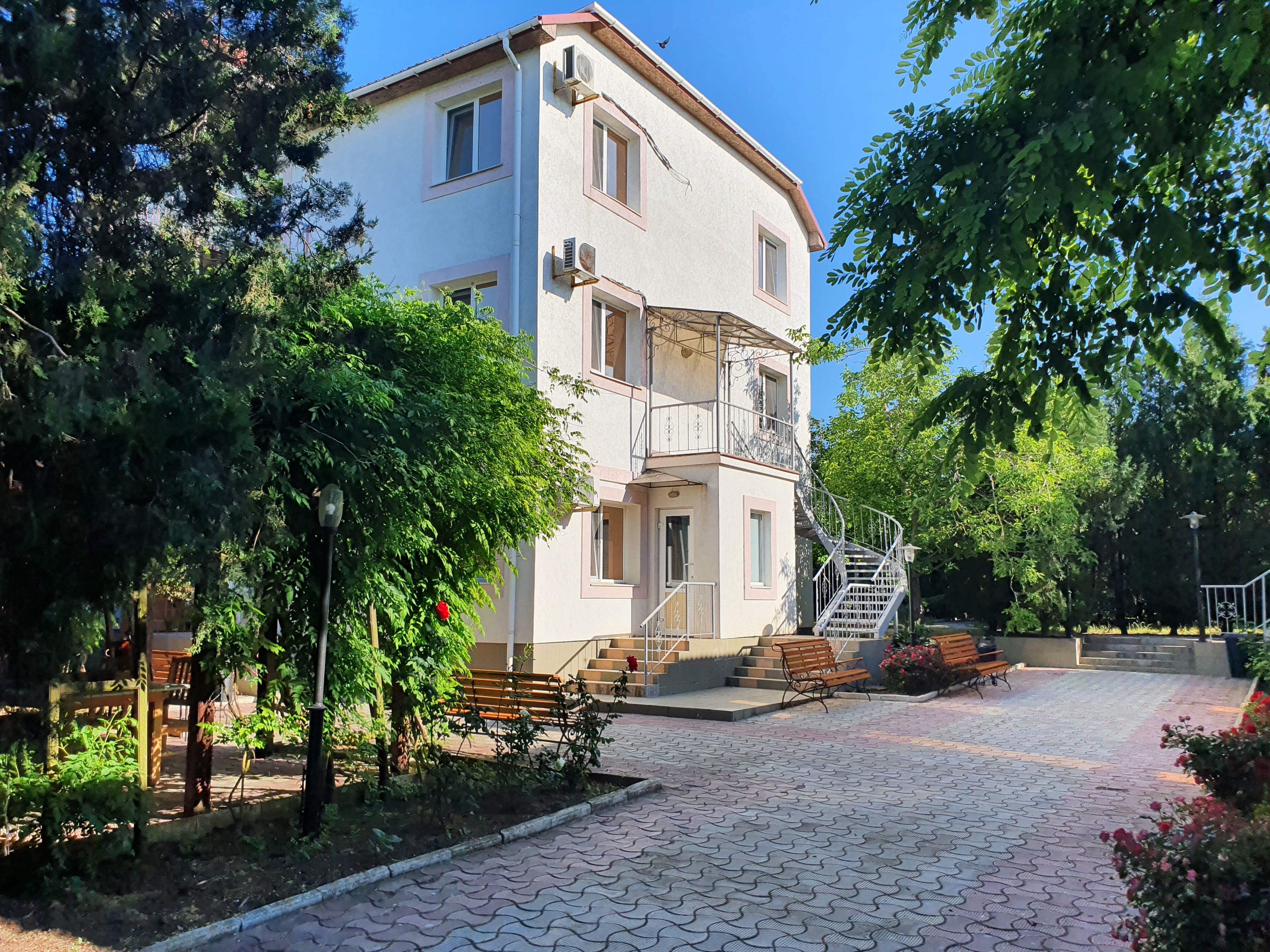 Фото отеля 1