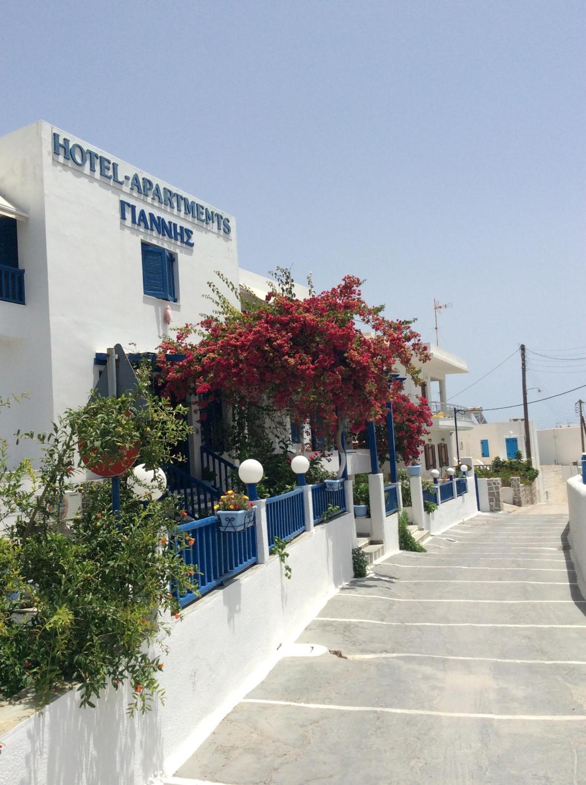 Фото Giannis Hotel Apartments