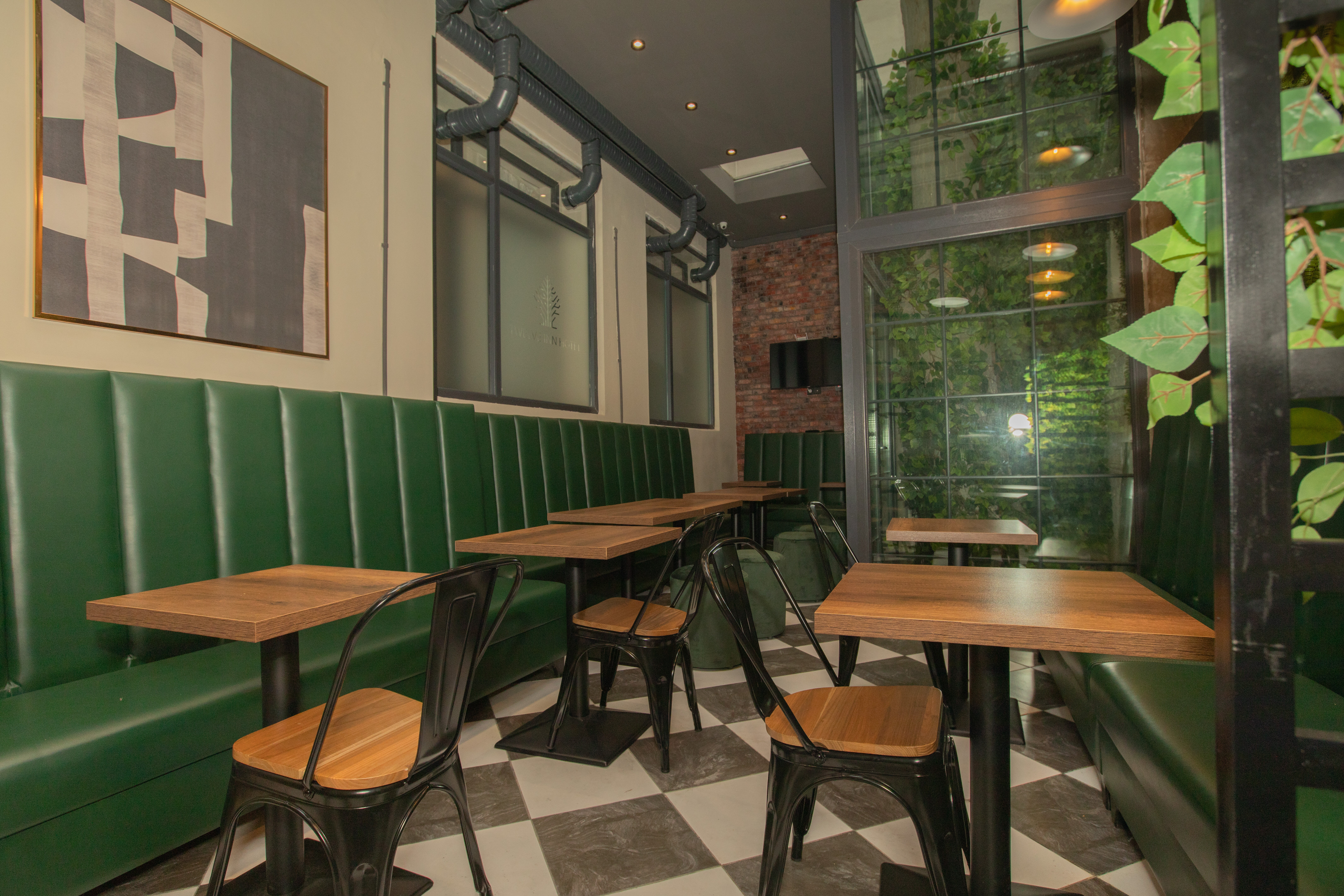 Фото Twelve Inn Hotel