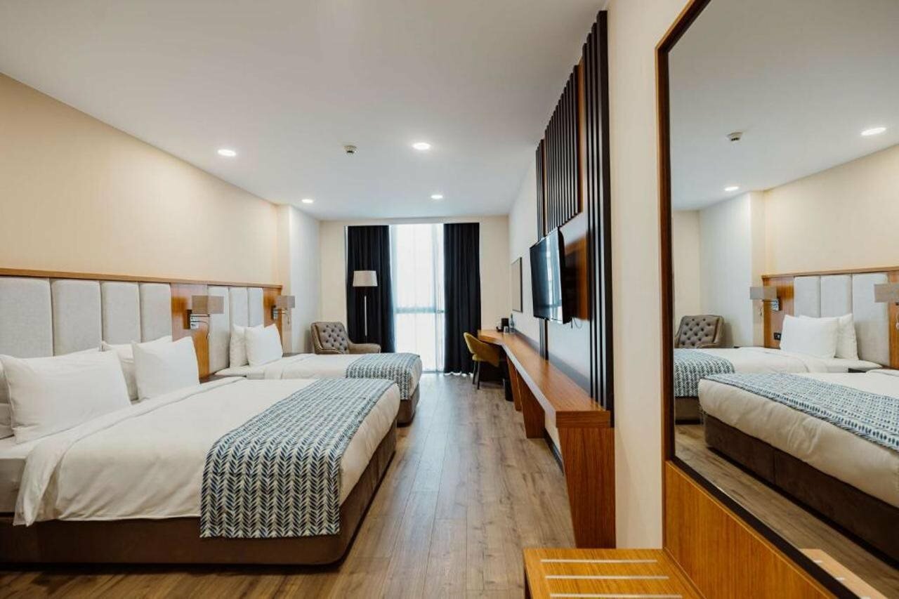 Фото отеля 2