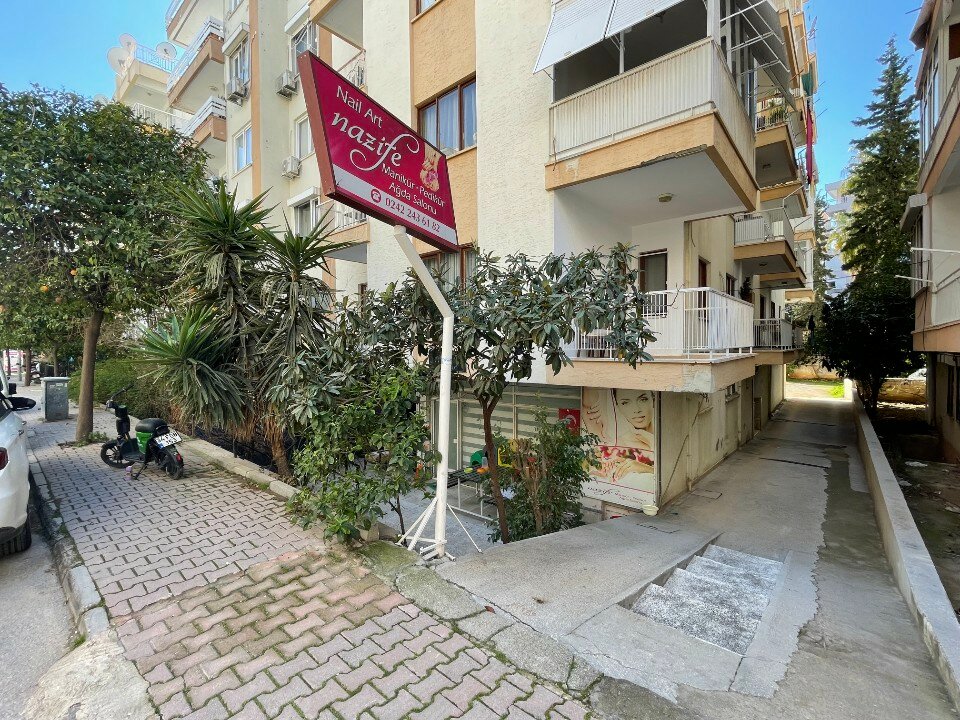 Nazife Manikür - Pedikür Ağda Salonu