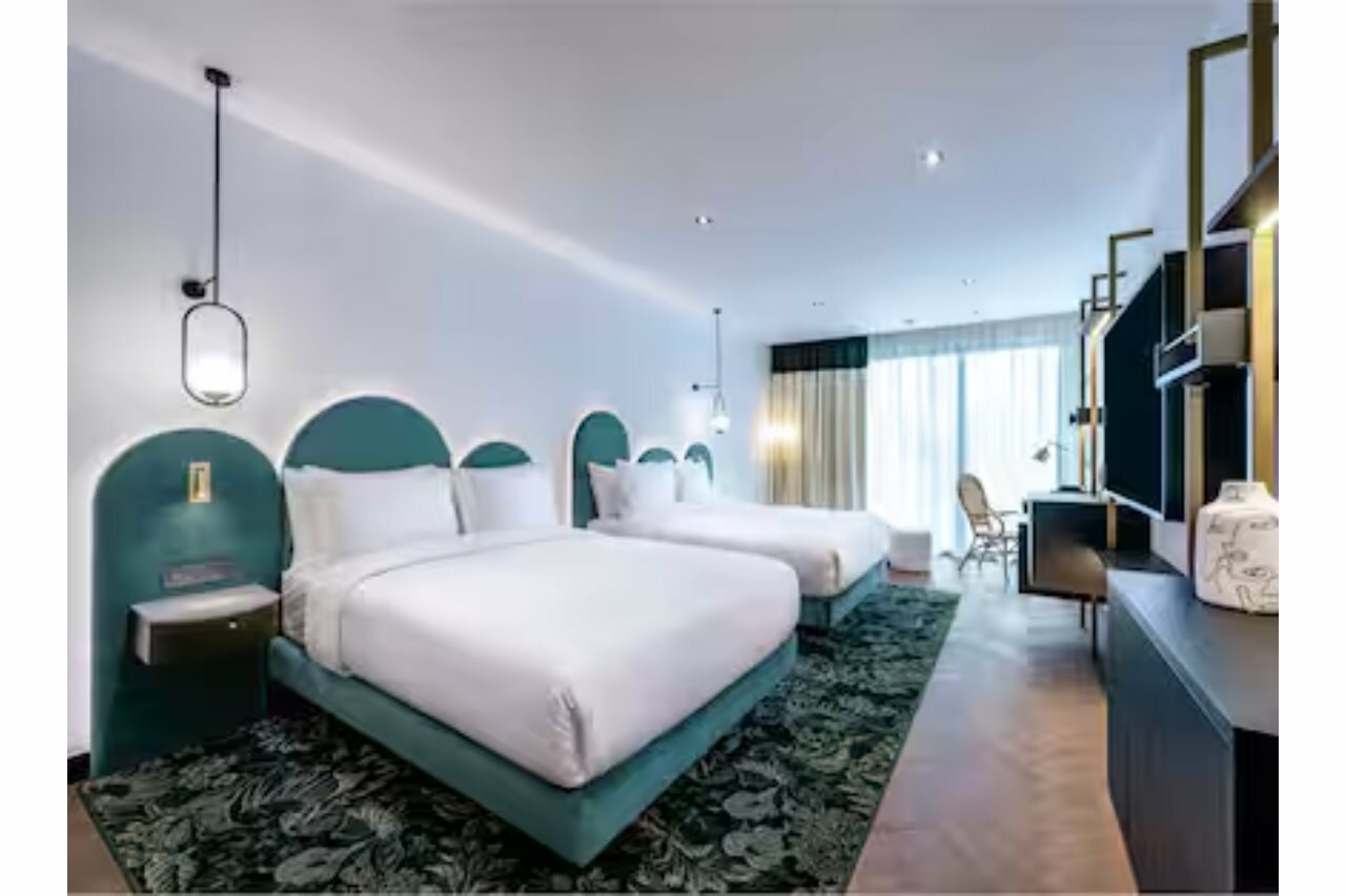 Фото DoubleTree by Hilton Nice Centre Iconic