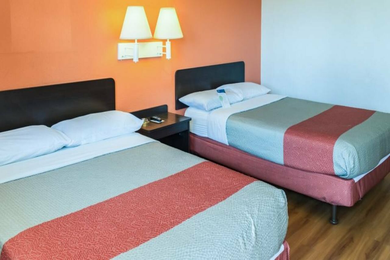 Фото Motel 6 Bakersfield, Ca - East