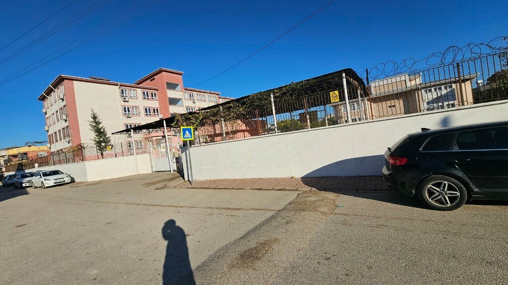 School Karacaoglan Middle School, Adana, photo