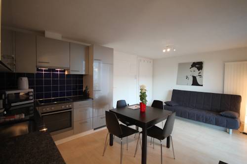 Фото HITrental Letzigrund - Apartment