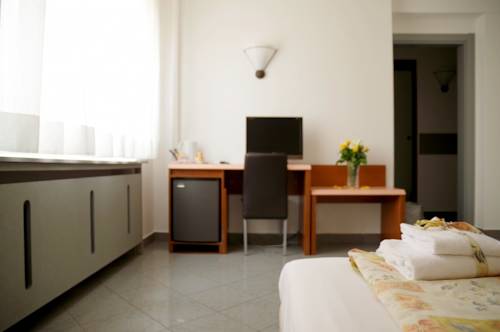 Фото Hotel Bahnhof Haus