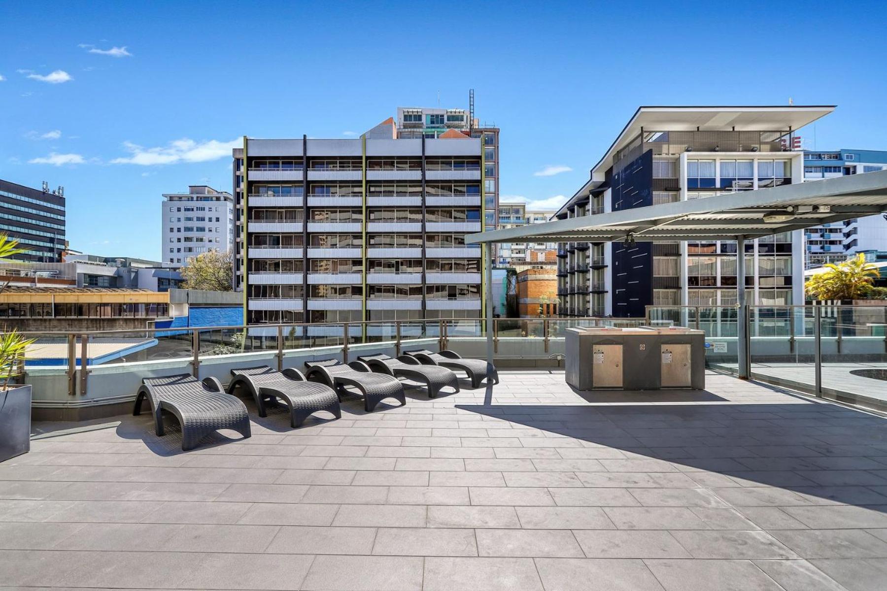 Фото The Astor Apartments