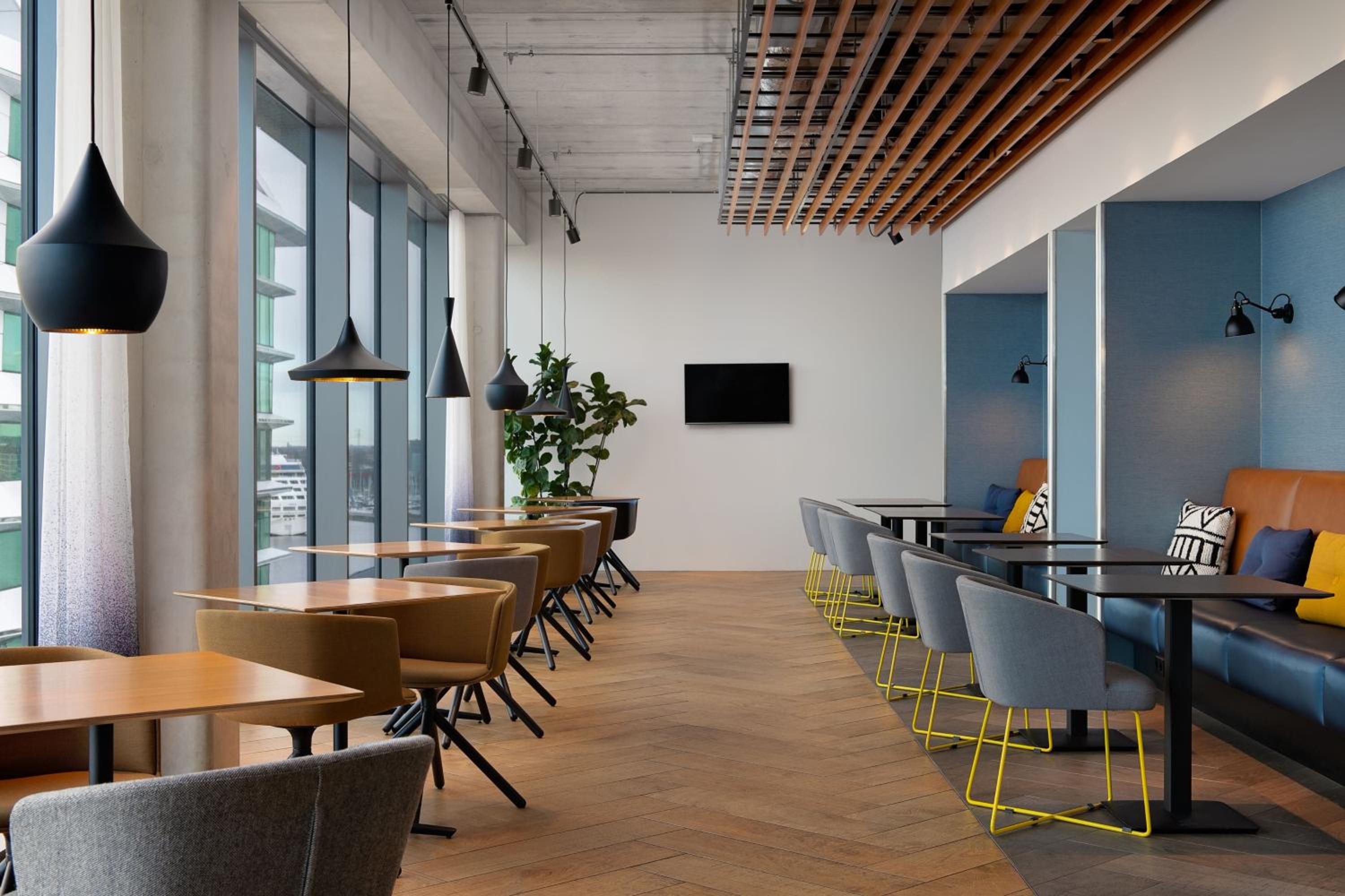 Фото Residence Inn by Marriott Amsterdam Houthavens