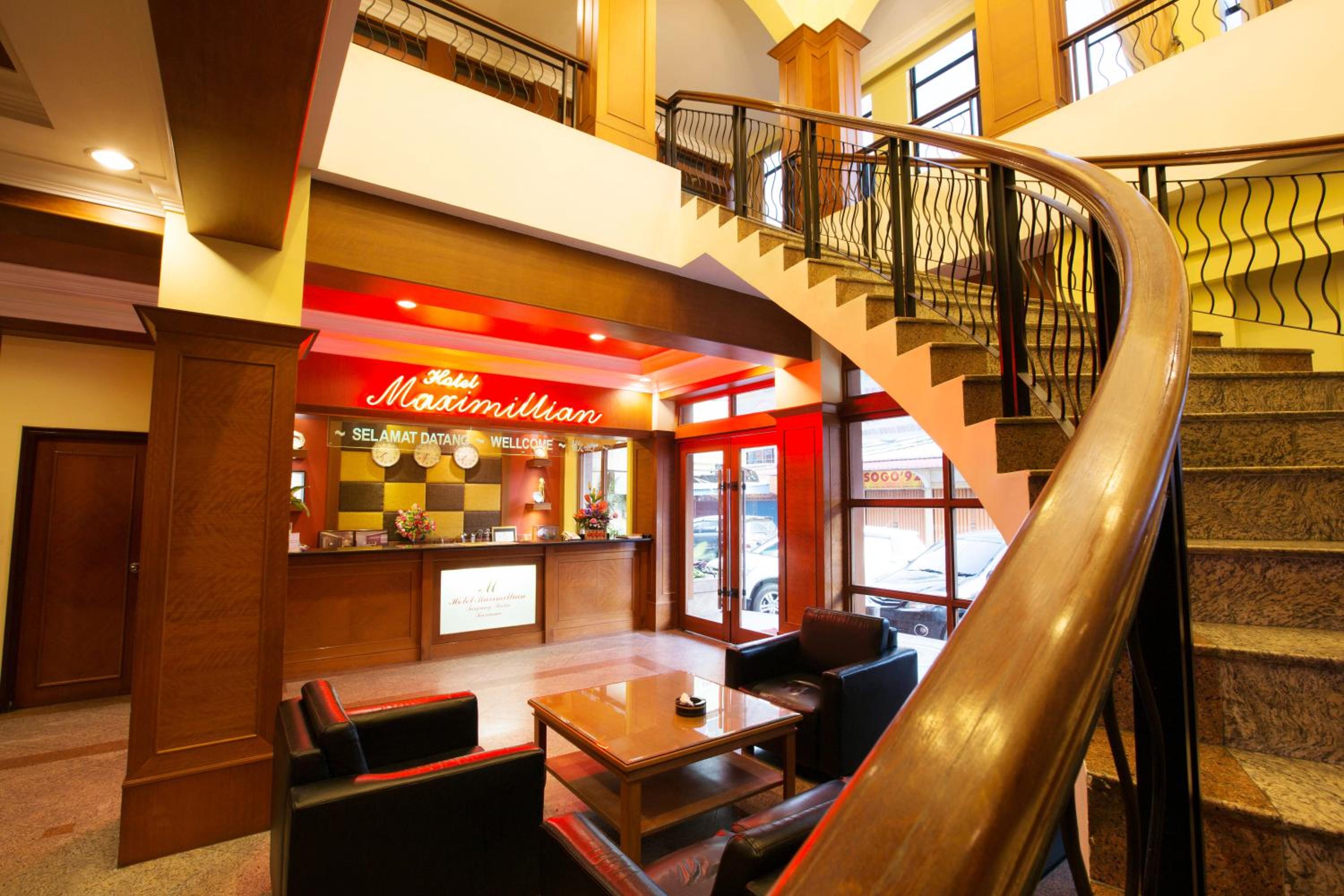 Фото Maximillian