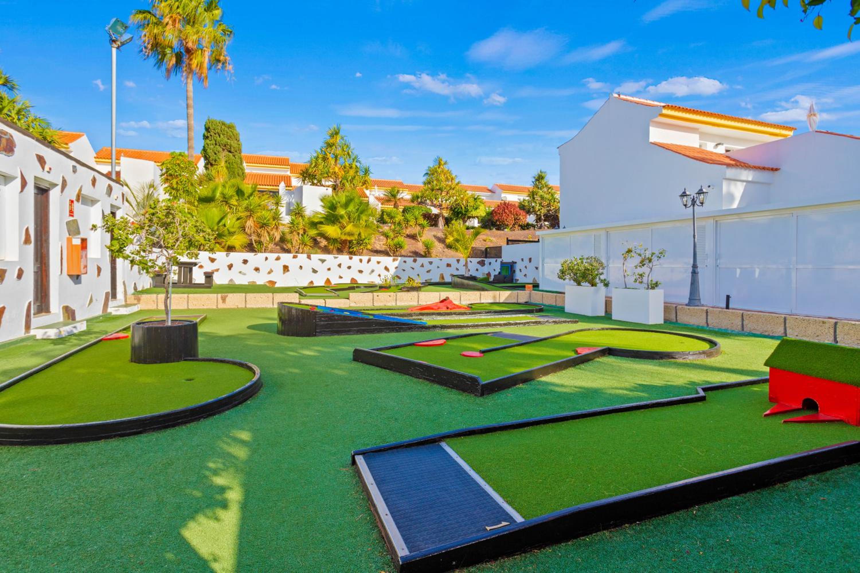 Фото Wyndham Residences Tenerife Golf del Sur