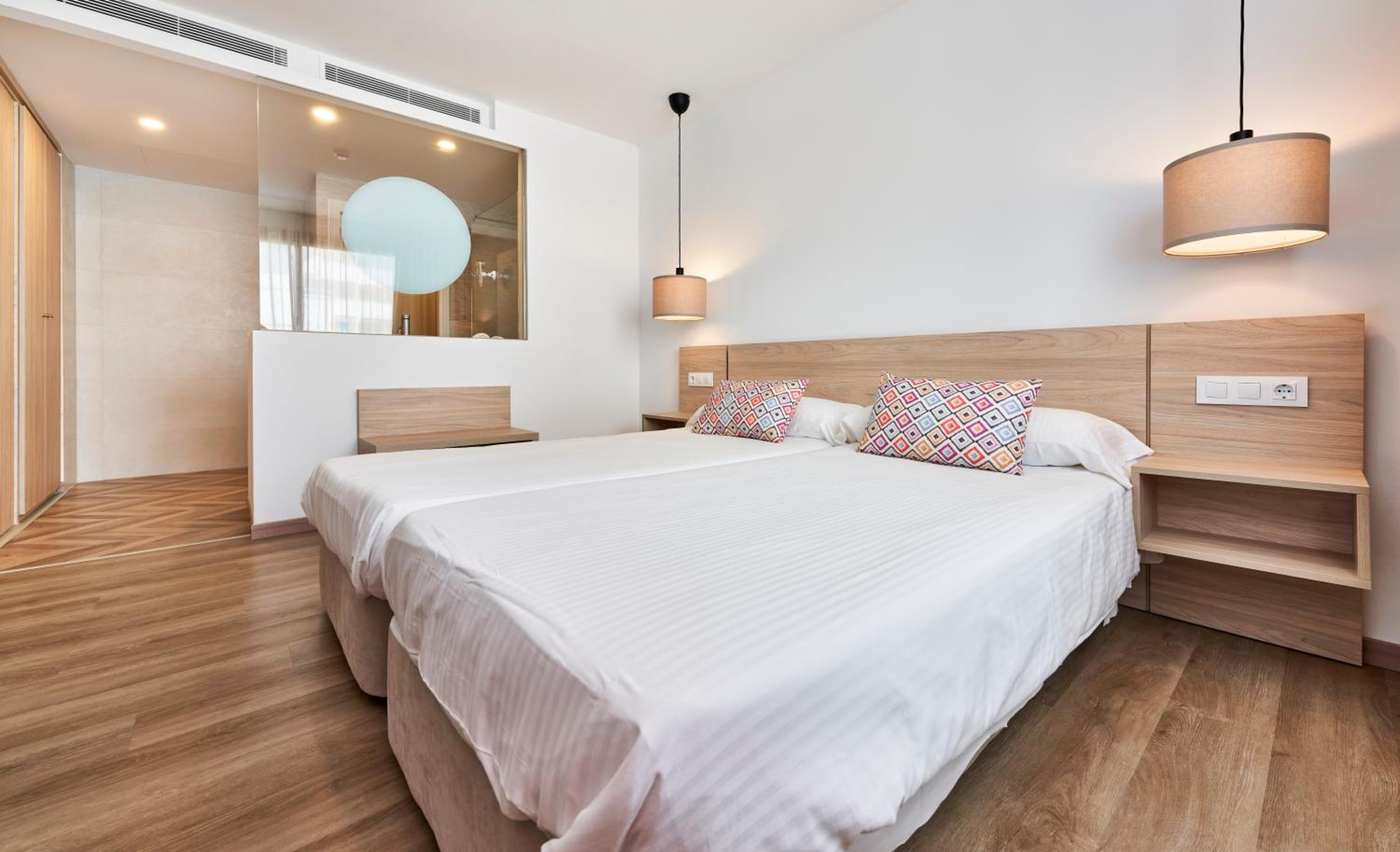 Фото Apartamentos Sinfony