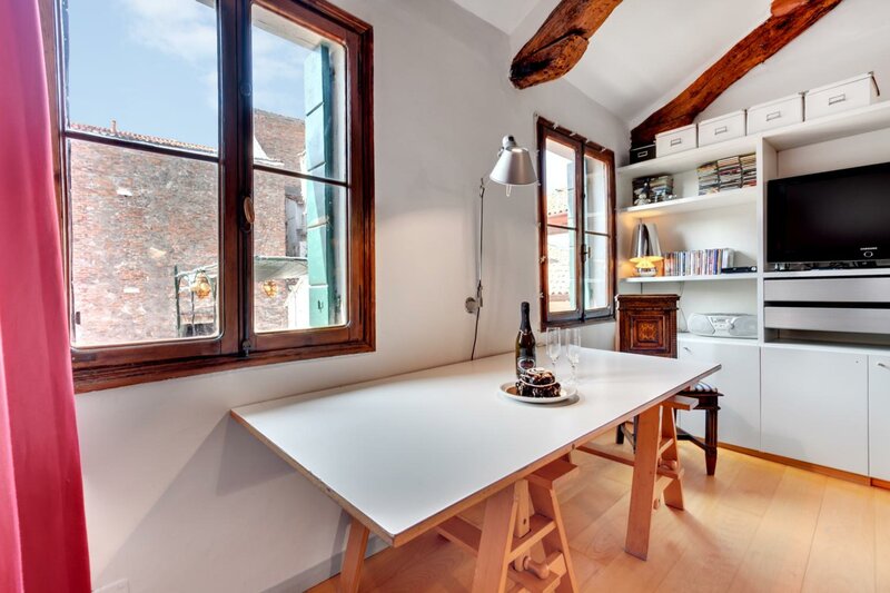 Гостиница Bragora Smoochy Attic Venice в Венеции