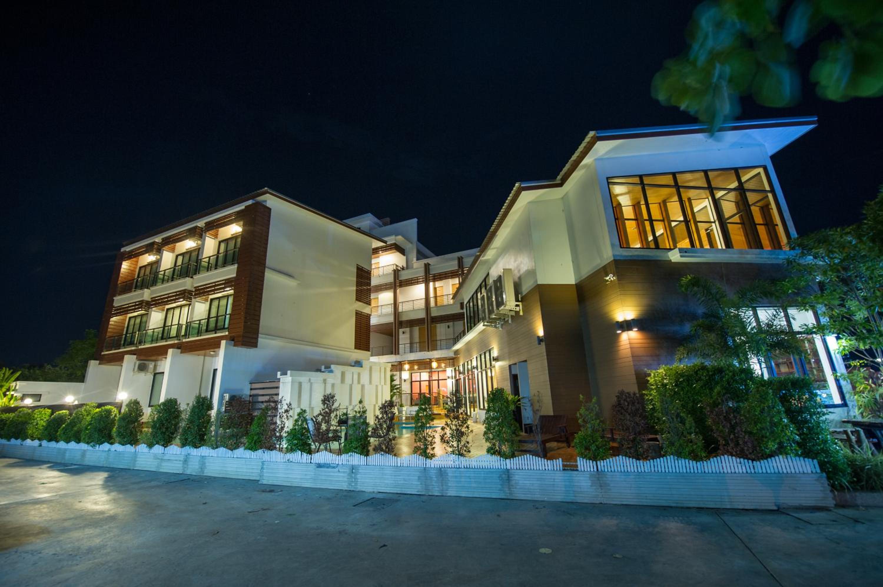 Фото Mamaison hotel