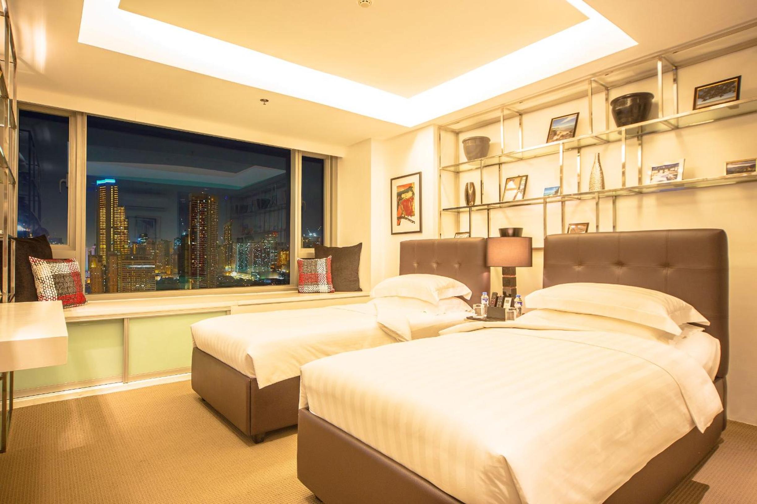 Фото The Alpha Suites