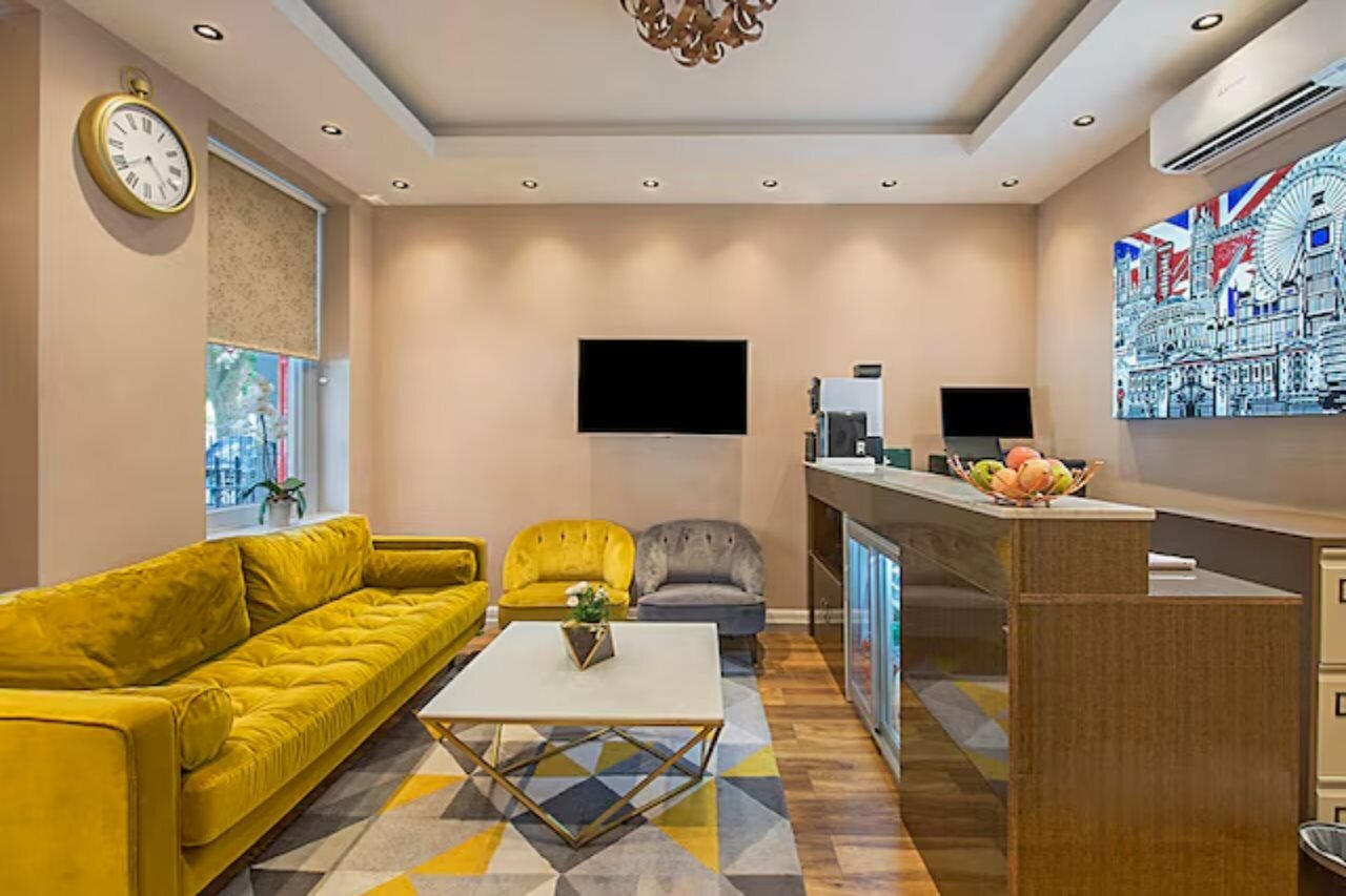 Фото Oyo Townhouse 30 Sussex Hotel