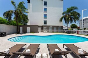 Гостиница Wyndham Garden Monterrey Aeropuerto