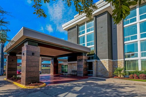 Гостиница La Quinta Inn & Suites by Wyndham Dallas I-35 Walnut Hill Ln в Ирвинге