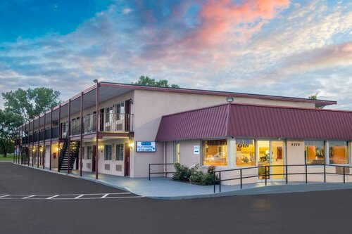 Гостиница Travelodge by Wyndham Grove City So. Columbus