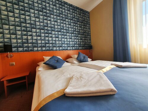 Гостиница Hotel Platan в Секешфехерваре