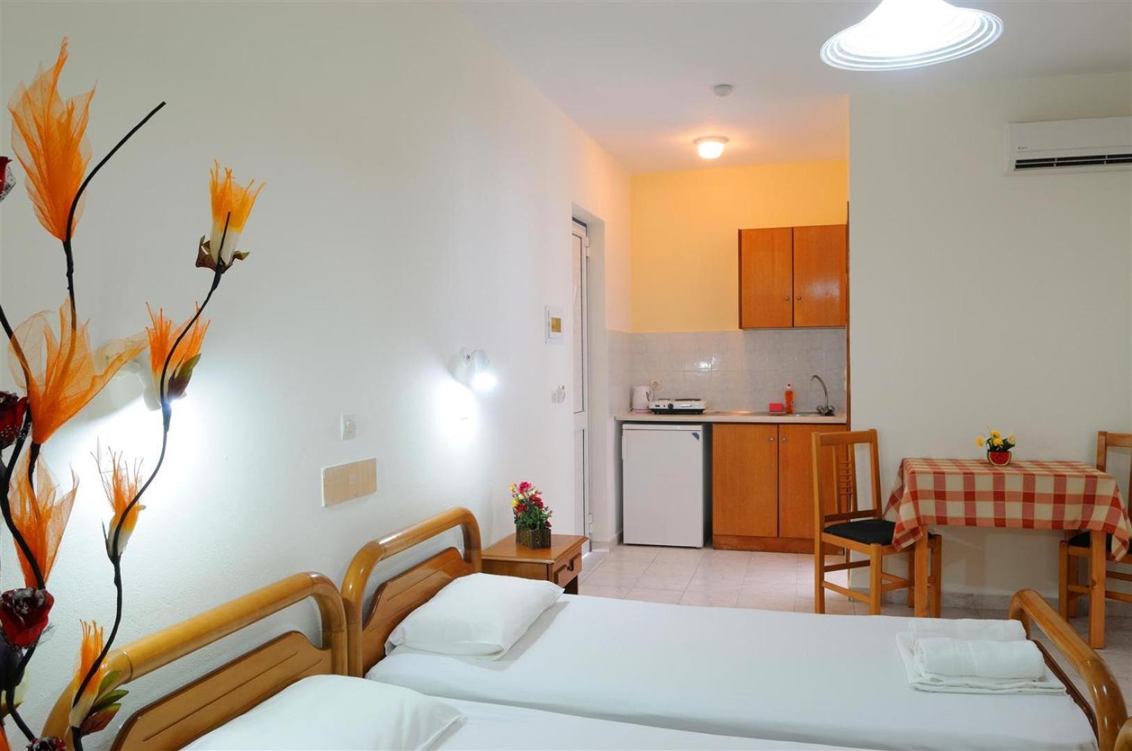 Фото Nikos 2 Studios & Apartments