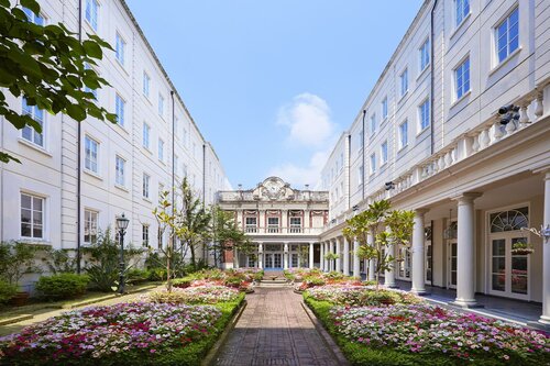 Гостиница Huis Ten Bosch Amsterdam в Сасебо