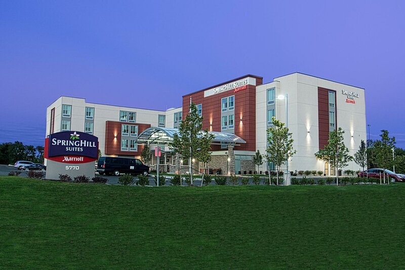 Гостиница Springhill Suites Canton